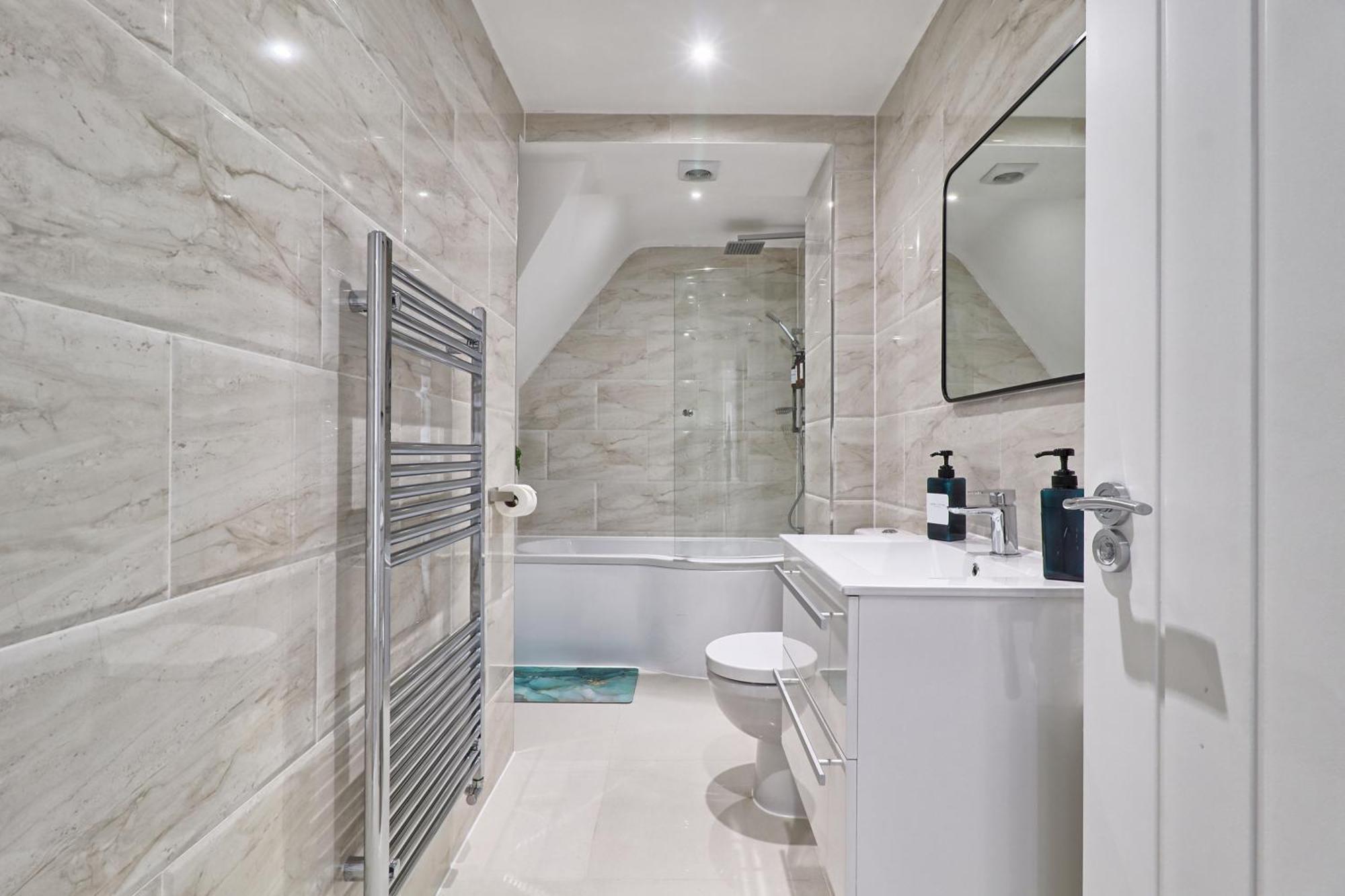Writtle Massive 4 Bedroom Apartment With Parking In Gorgeous Countryside Location & Short Drive To Chelmsford City Centre Contractors Welcome Zewnętrze zdjęcie